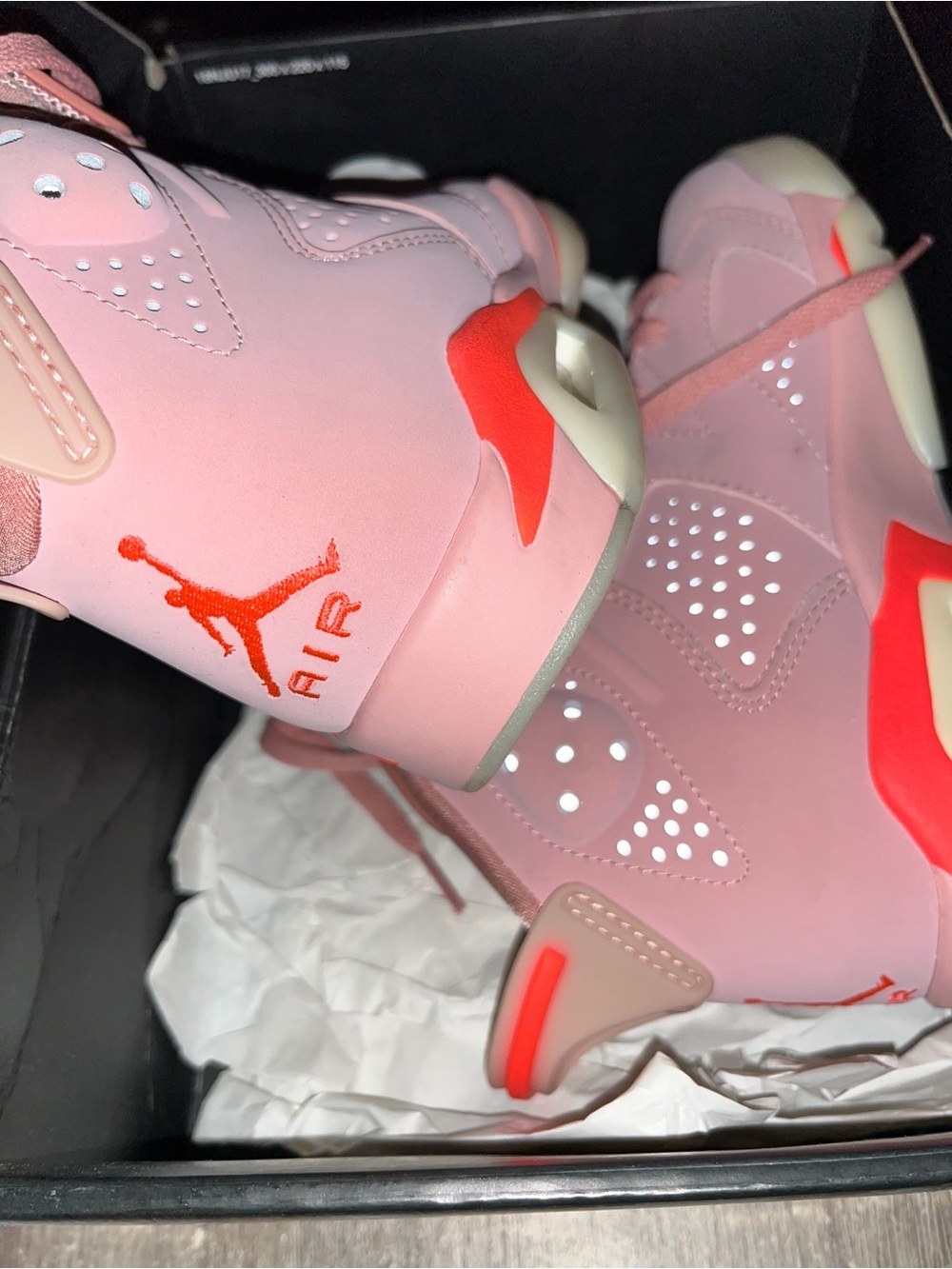 Jordan Womens Air Jordan 6 in Rust Pink & Bright Crimson